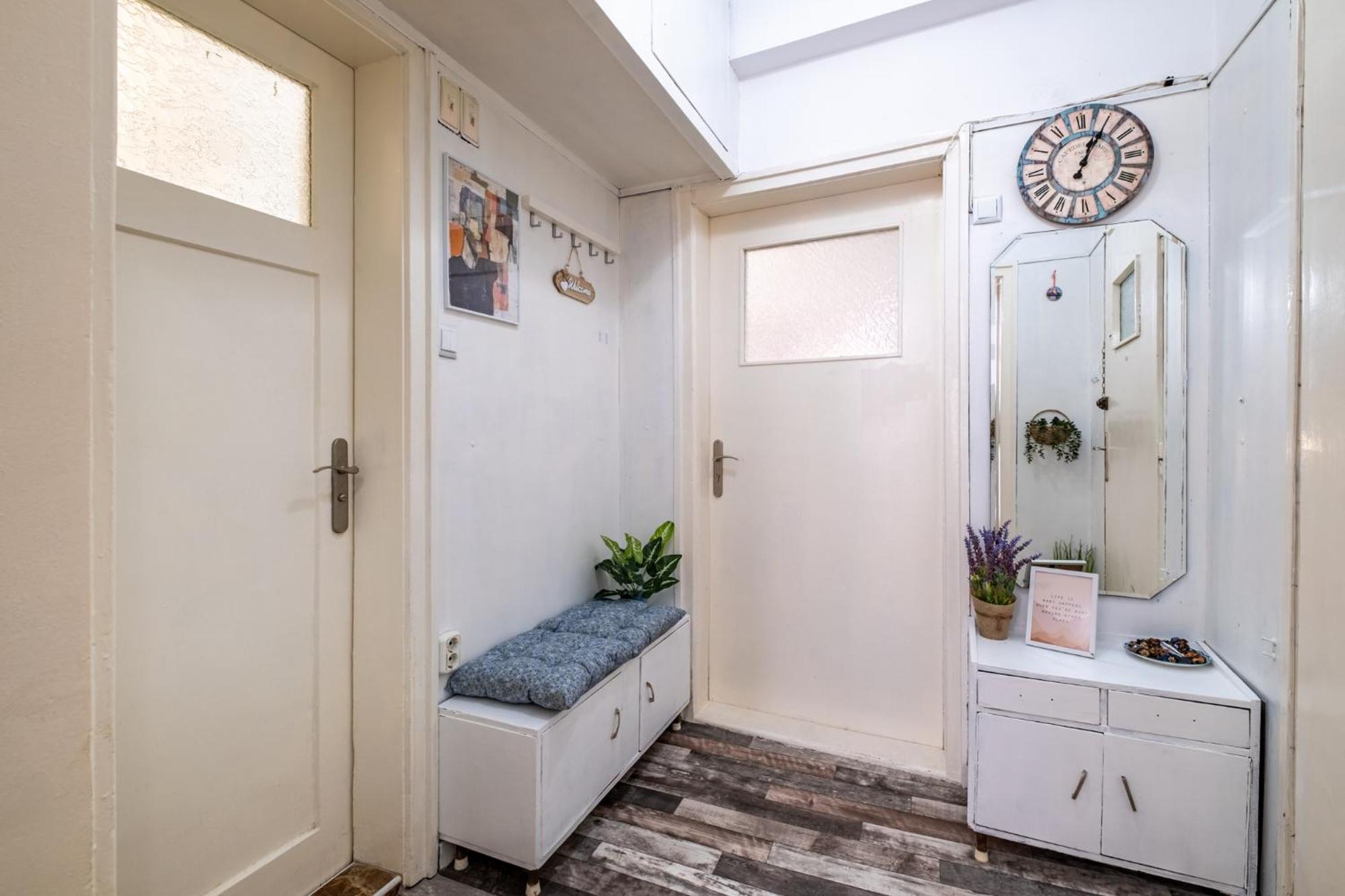 Lovely Art Apartment - Victory Warna Exterior foto